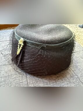 Vintage Black Veiled 100% Wool Cloche pillbox hat Rhinestone -Newmann Endler